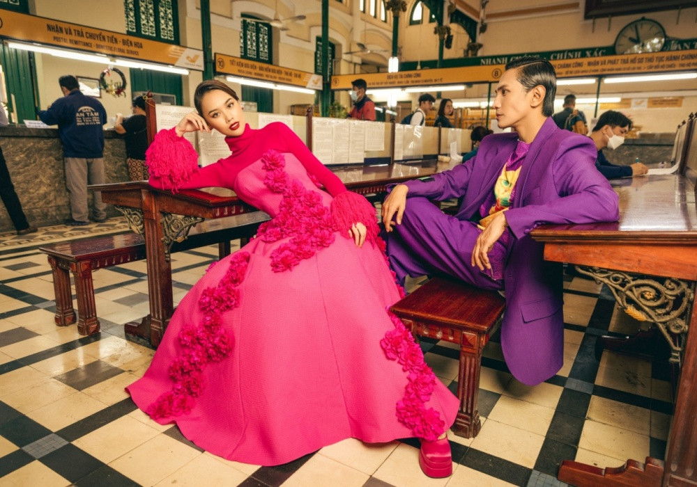 Sài Gòn rực rỡ qua sắc màu thời trang của nhà mốt Việt