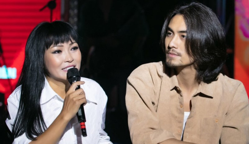 Dàn dựng tình ái và những chiêu trò thường được sử dụng ở showbiz Việt