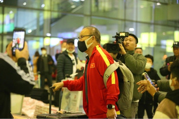 Vietnam team welcomed home after AFF Cup defeat