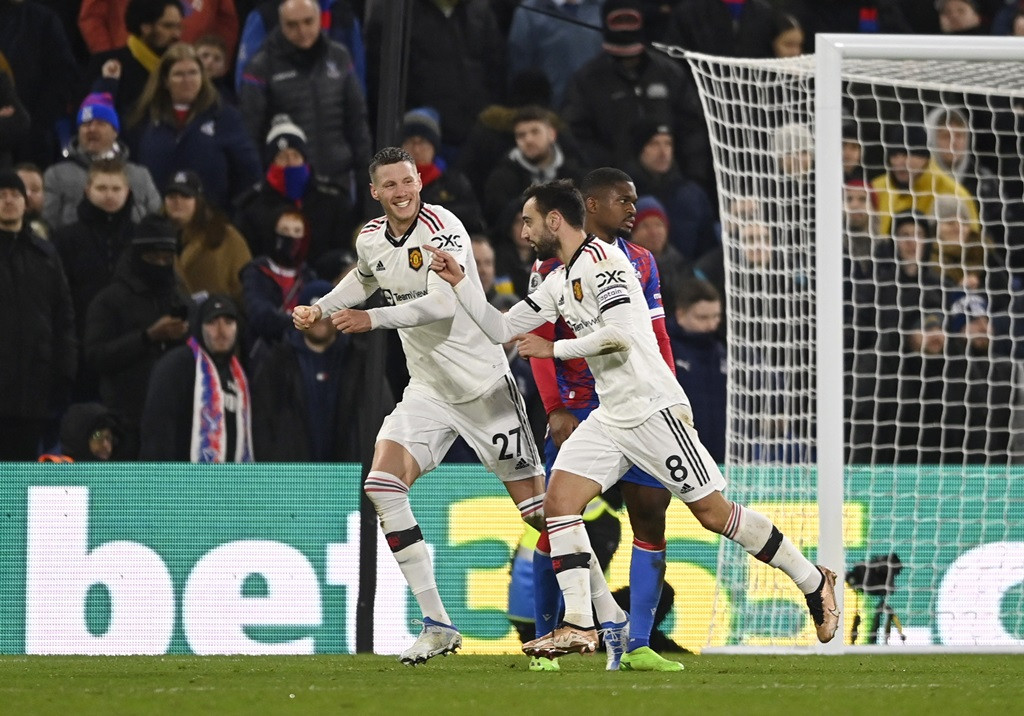 Kết quả bóng đá hôm nay 19/1: MU tuột chiến thắng