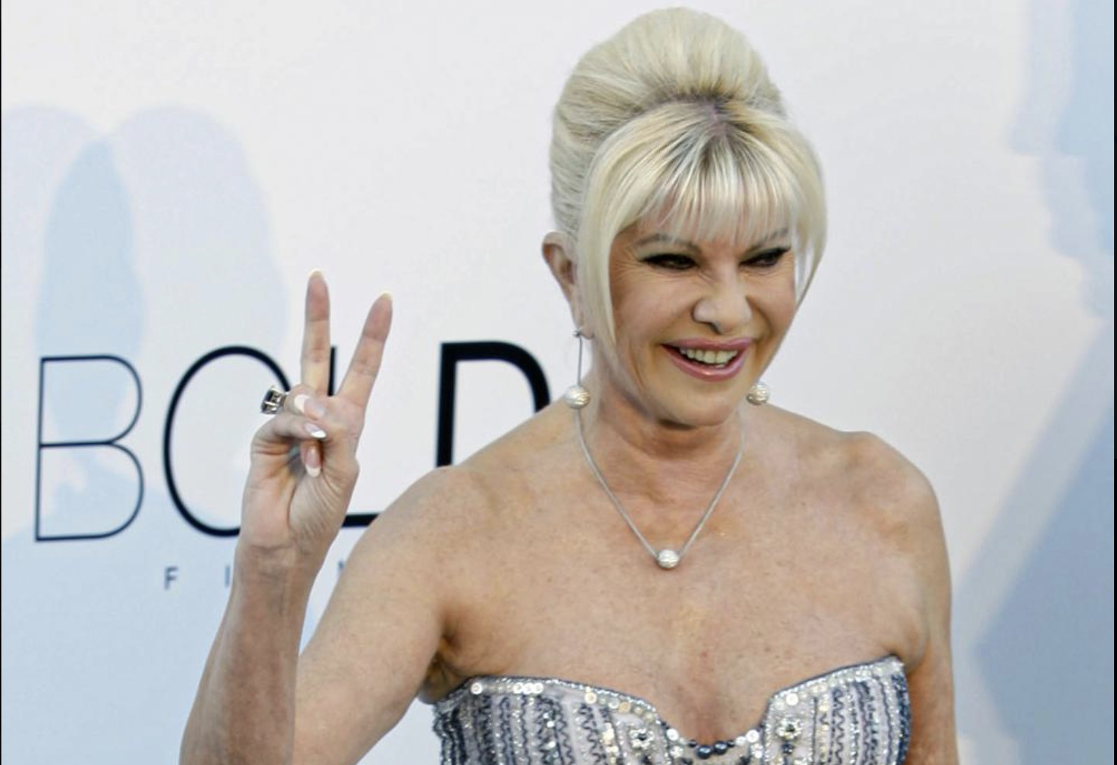 Ivana Trump để lại nhiều tiền cho người thân, trừ chồng cũ Donald Trump