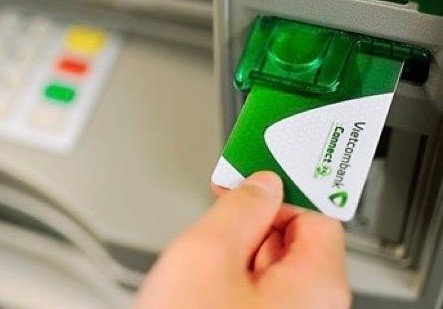 Số lượng và giá trị thanh toán không dùng tiền mặt tăng cao