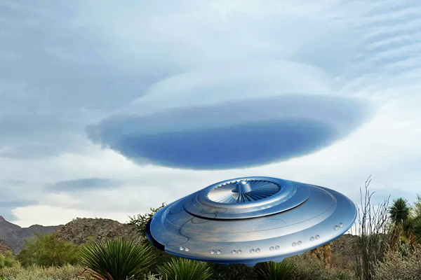 Gặp đám mây hình đĩa bay ngoài hành tinh, du khách không tin vào mắt