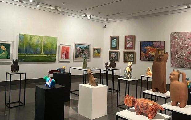 Exhibition features image of cat – zodiac animal for upcoming Lunar New Year hinh anh 1