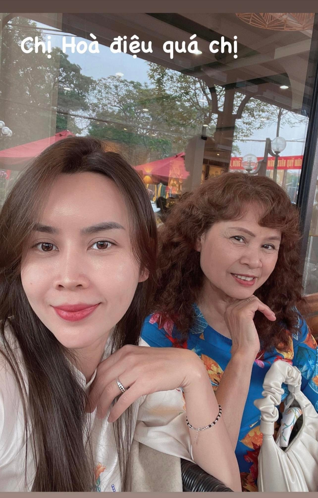 Sao Việt 23/1: Hoài Anh đi công tác ngày đầu xuân, Mỹ Linh hạnh phúc bên chồng