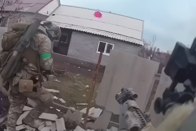 Video lực lượng thân Ukraine giao tranh với quân Nga ở Bakhmut