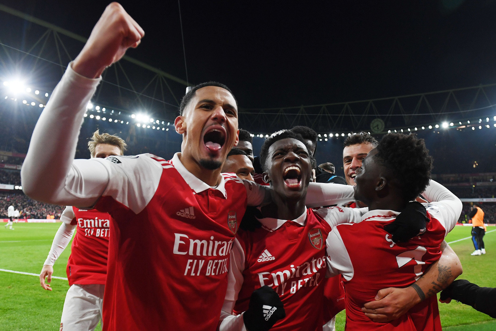 Arsenal đánh bại MU: Hình bóng nhà vô địch