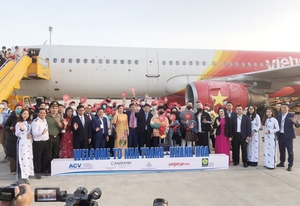 First flight carries Chinese tourists to Khanh Hoa in New Year