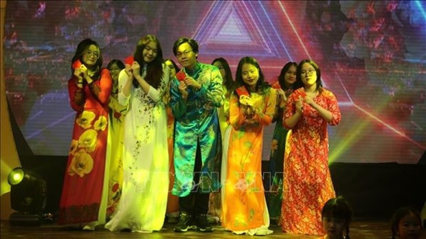 Overseas Vietnamese across continents celebrate traditional New Year hinh anh 1