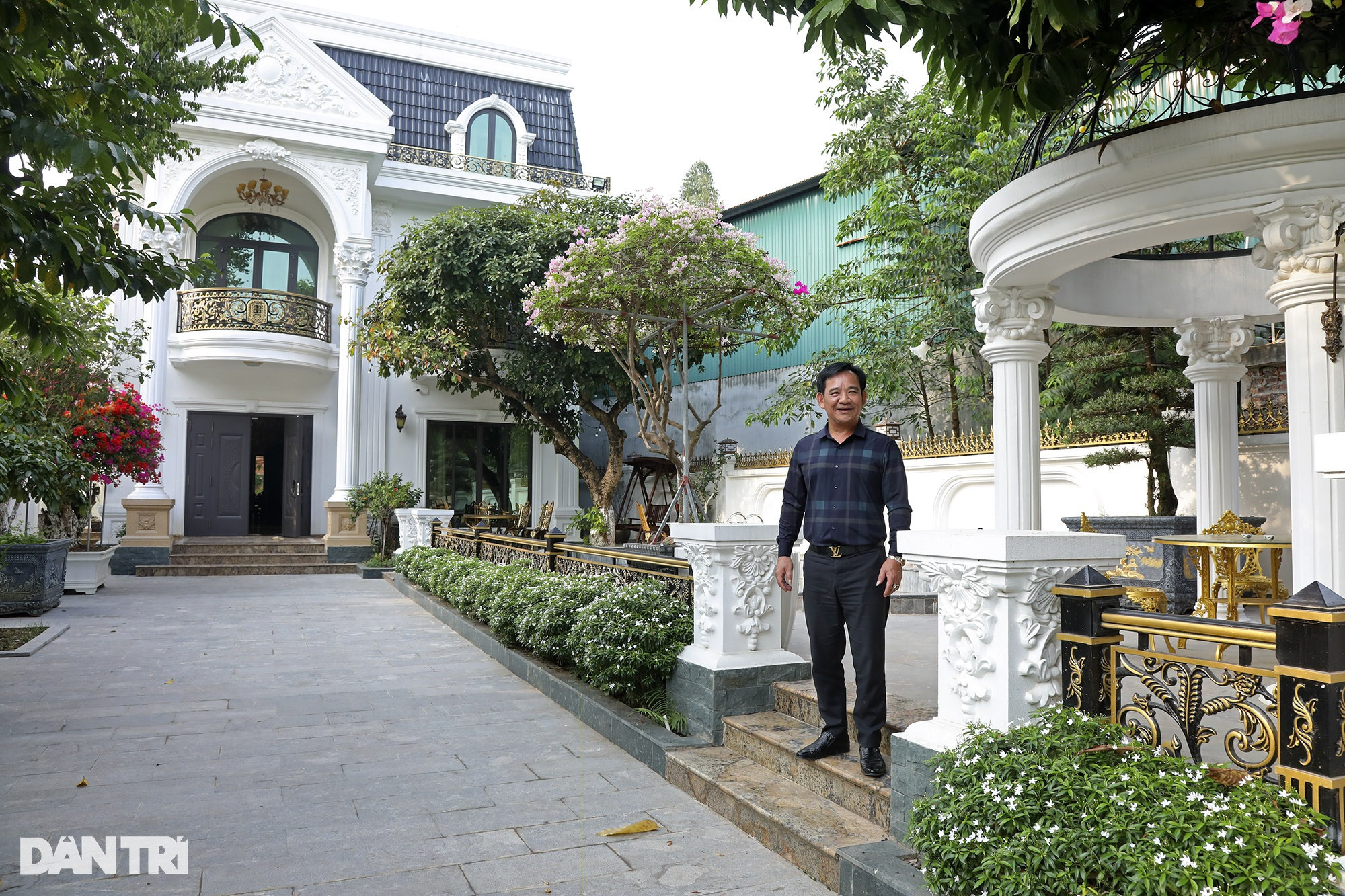Biệt thự nhà vườn như lâu đài của Đại gia chân đất Quang Tèo - 2