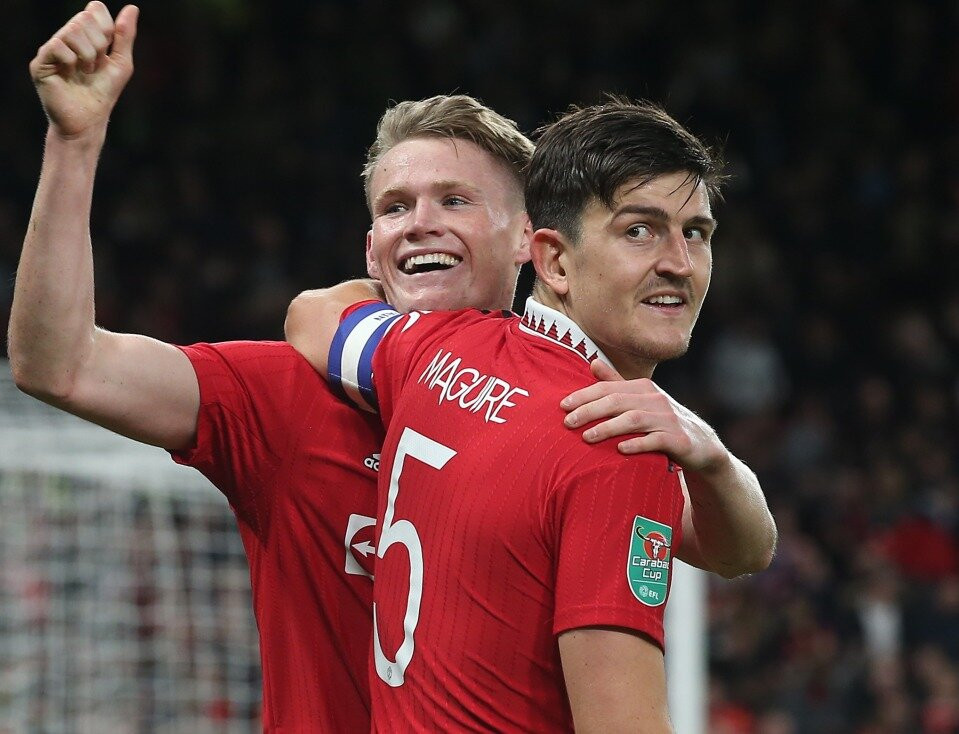 MU bán lỗ Maguire, chia tay luôn McTominay