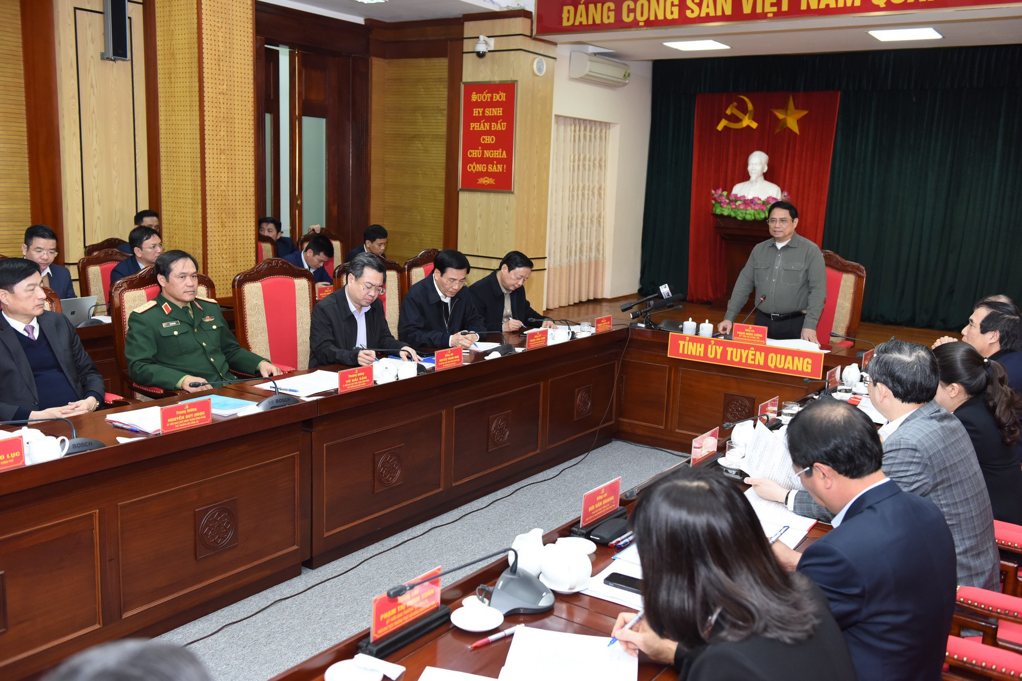 Thủ tướng: Hoàn thành dứt điểm, bảo đảm tiến độ, chất lượng tuyến cao tốc Tuyên Quang-Phú Thọ - Ảnh 3.