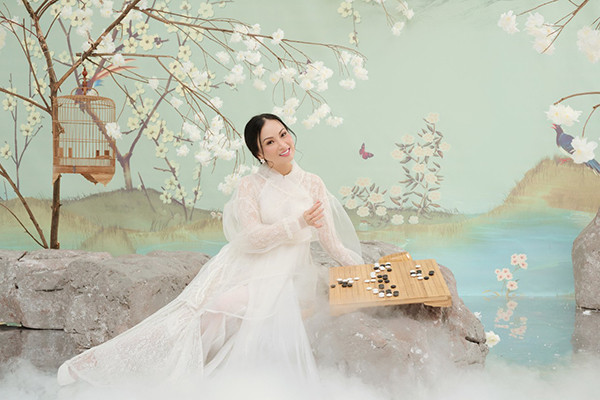 Singer Ha Phuong releases three songs, turns fairy in Tet photoshoot