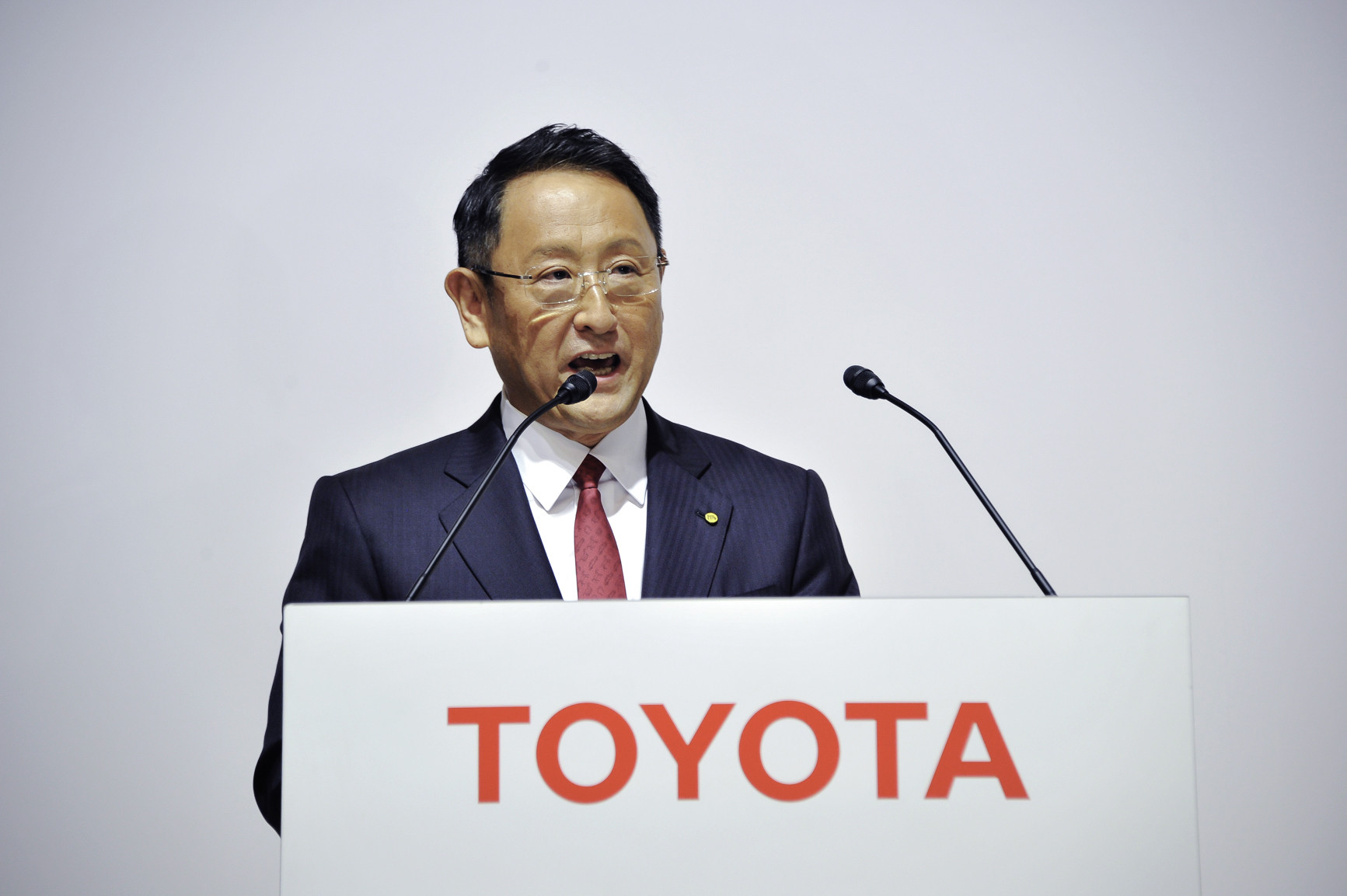 Chiến lược coi nhẹ xe điện có thể khiến CEO Toyota phải từ chức