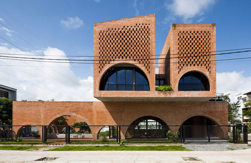 10 houses with special architecture in Vietnam