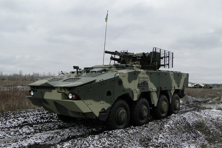 Hình ảnh xe bọc thép hiện đại nhất Ukraine bị pháo kích trên chiến trường