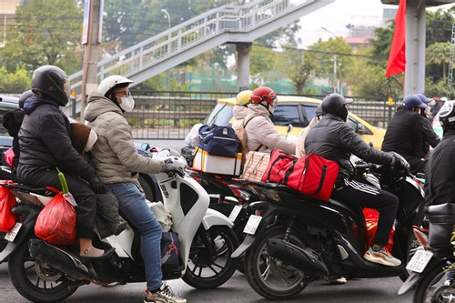 End of Tet holiday marked by high traffic congestion around major cities