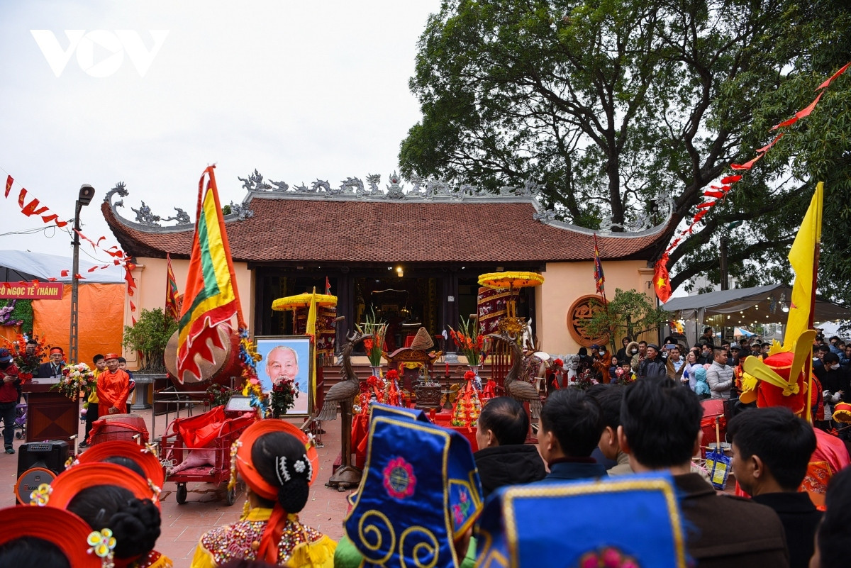 discovering pig slaughtering festival in vietnam picture 1