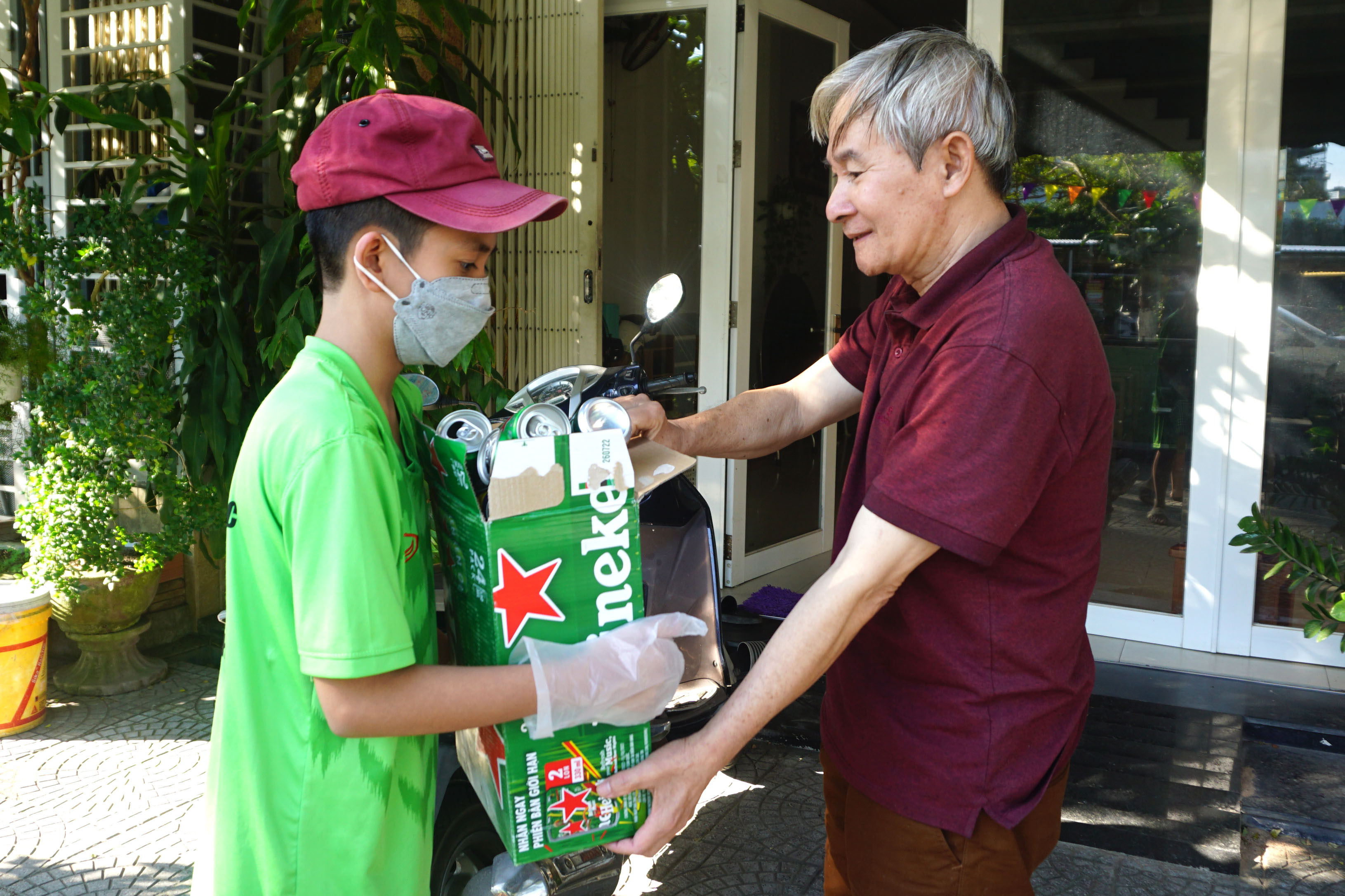 Hành động lay động trái tim của 'biệt đội nhí' ở Đà Nẵng