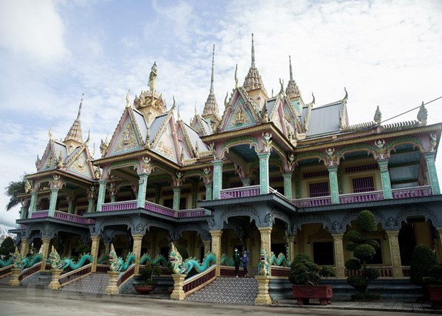 Soc Trang’s Khmer pagoda features giant Buddha statue hinh anh 2