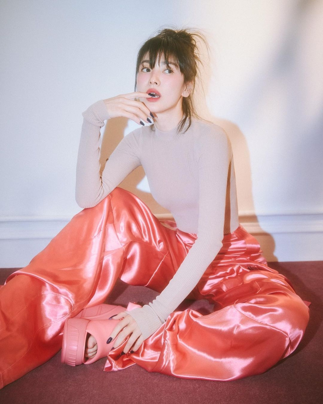 Song Hye Kyo lần đầu lên tiếng khi bị chê già, xuống sắc - 12