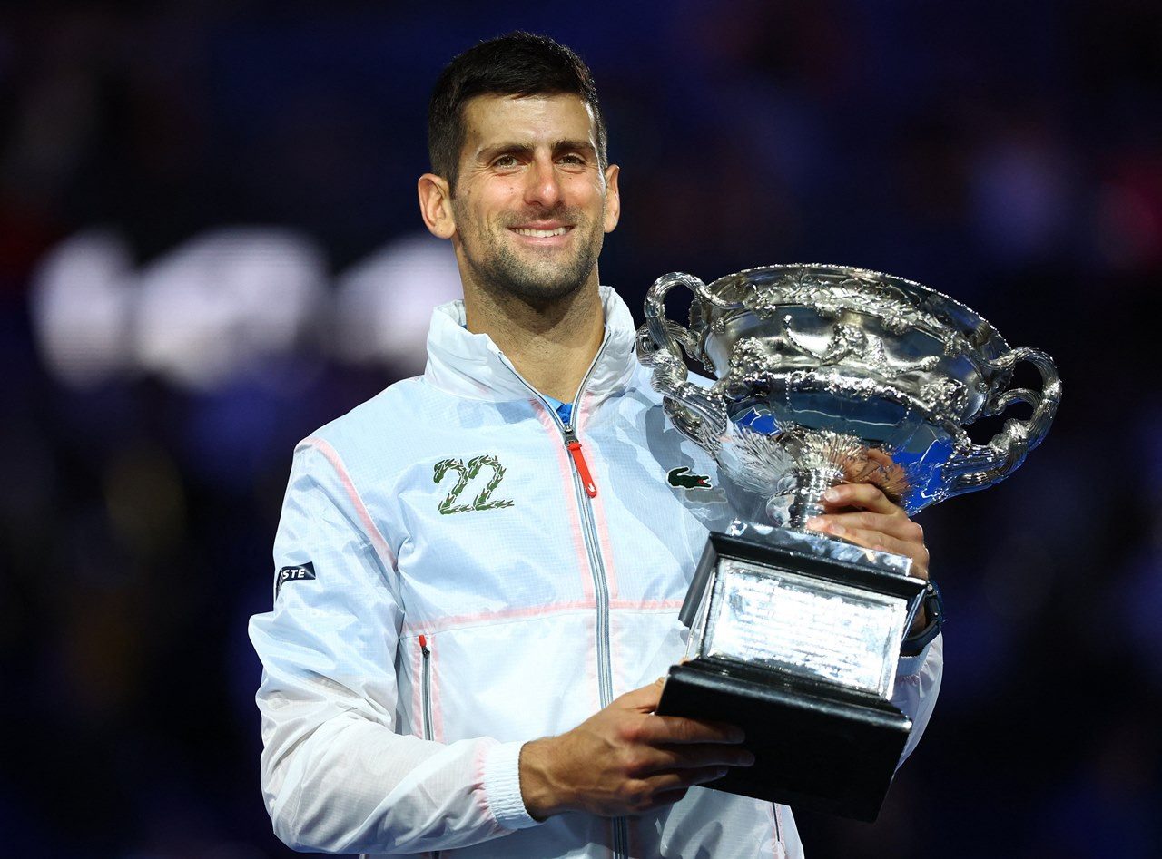 Djokovic san bằng kỷ lục 22 danh hiệu Grand Slam của Nadal