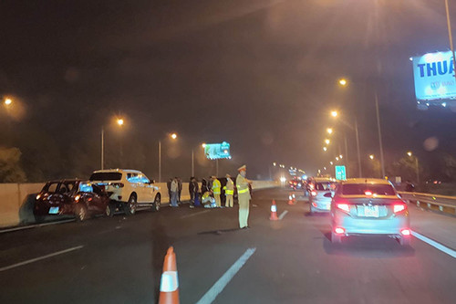 Tai nạn liên hoàn trên cao tốc Hà Nội - Hải Phòng, 1 người bị thương