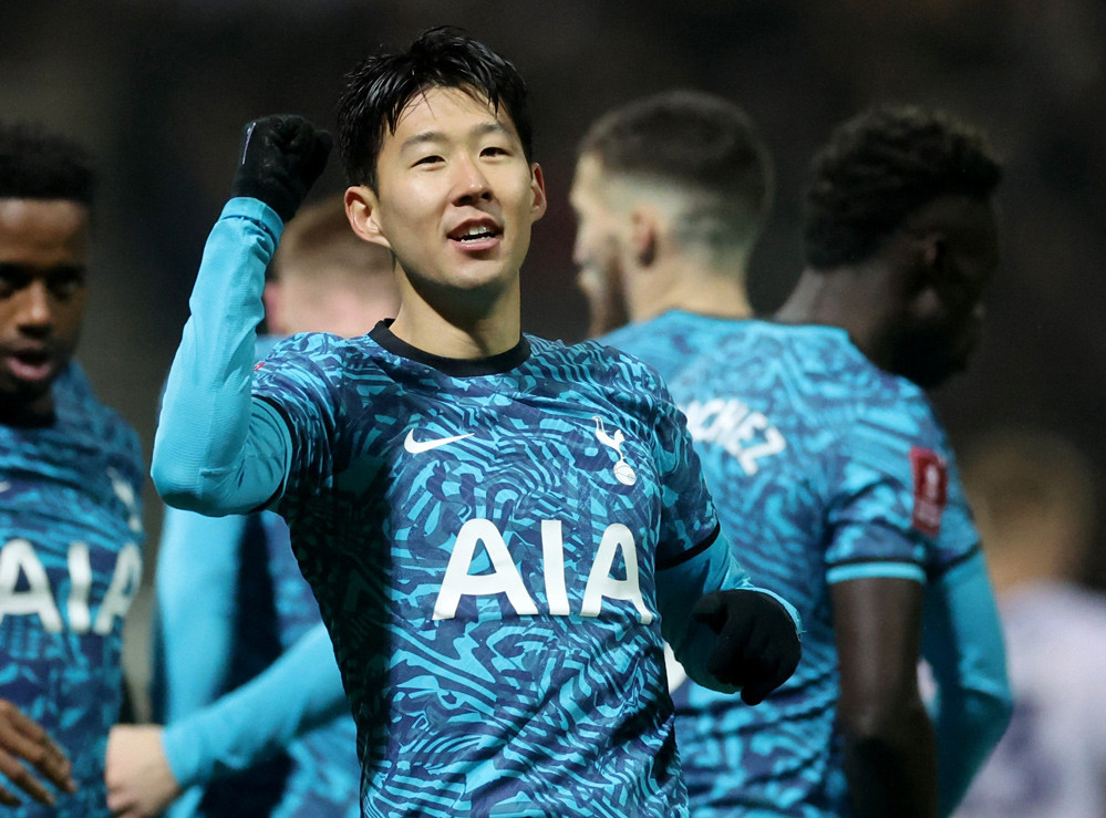 Song Heung-min nổ cú đúp trong chiến thắng của Tottenham
