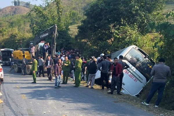 Diễn biến mới vụ ô tô khách 47 chỗ bị lật ở Phú Thọ