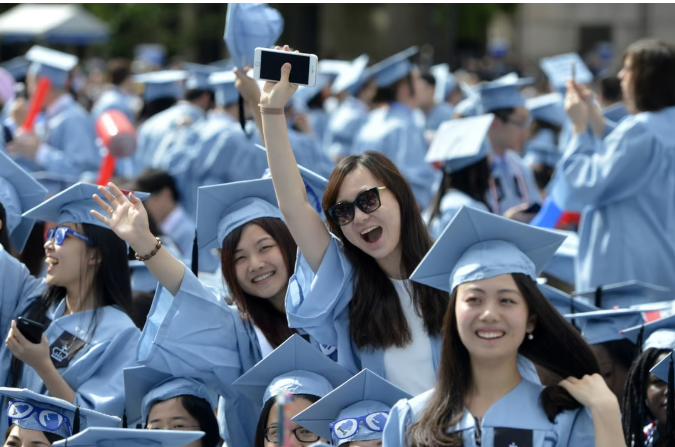 Trung Quốc tái mở cửa, du học sinh tăng vọt