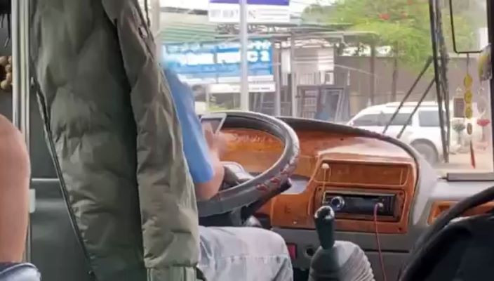 Xác minh tài xế vừa lái xe buýt vừa nhắn tin ở Đắk Lắk