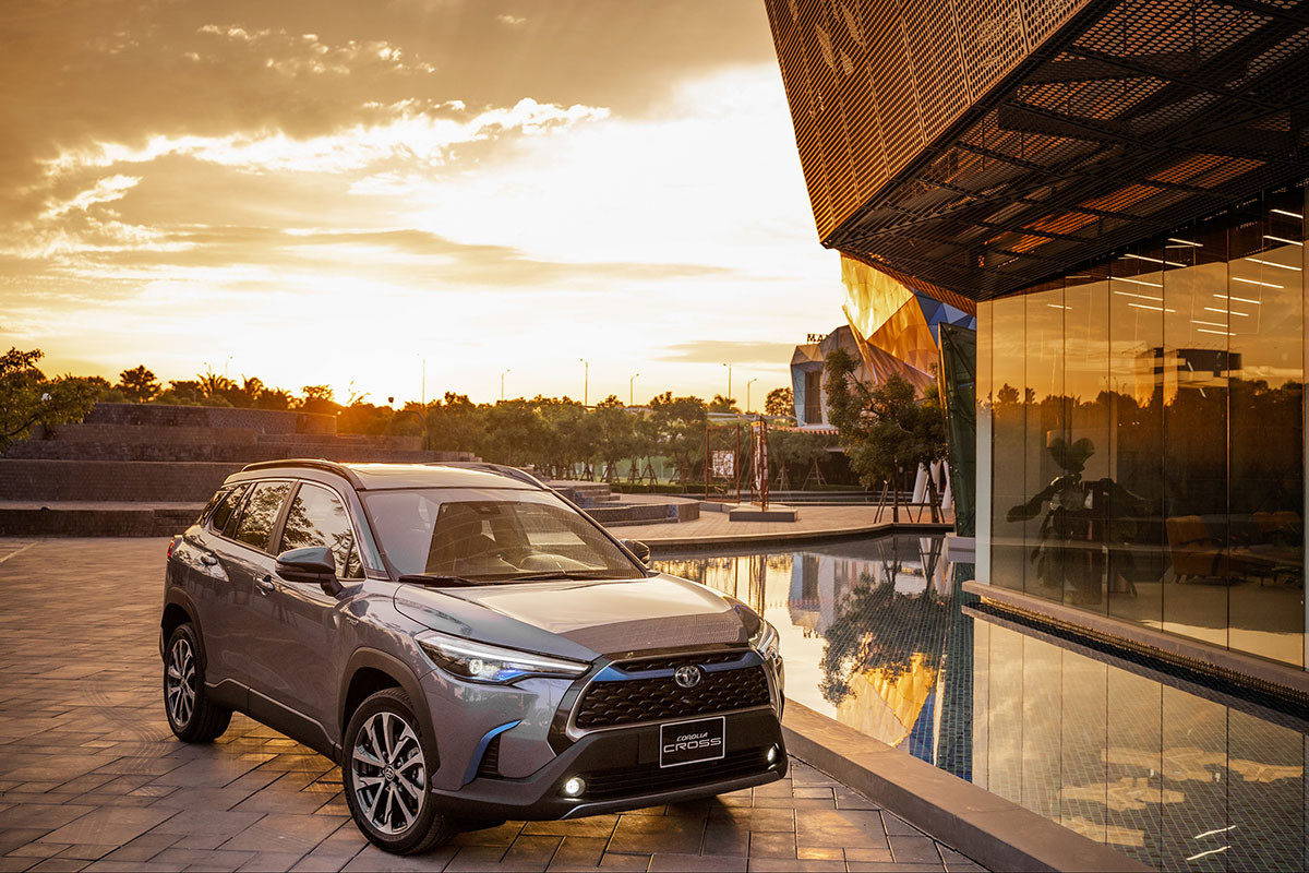 Giá xe Toyota Corolla Cross 2023 tăng gần 20 triệu đồng