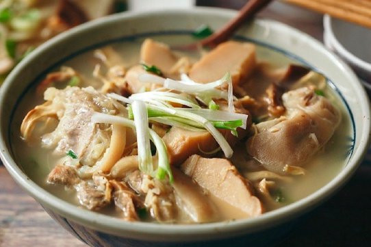 Ăn canh măng, người đàn ông vào viện gấp vì tắc ruột