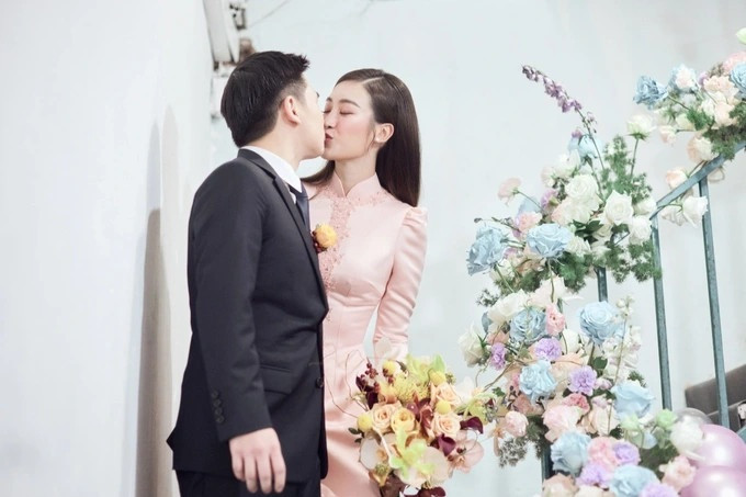 Cuộc sống viên mãn, kín tiếng của 3 mỹ nhân Việt làm dâu hào môn - 2