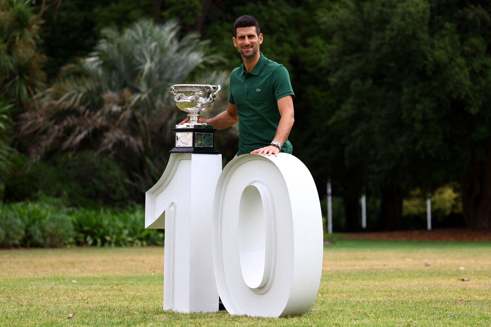 Djokovic lần thứ 10 đoạt Australian Open: Nhà Vua trở lại