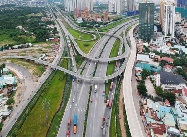 HCM City to get cracking on key transport projects in 2023