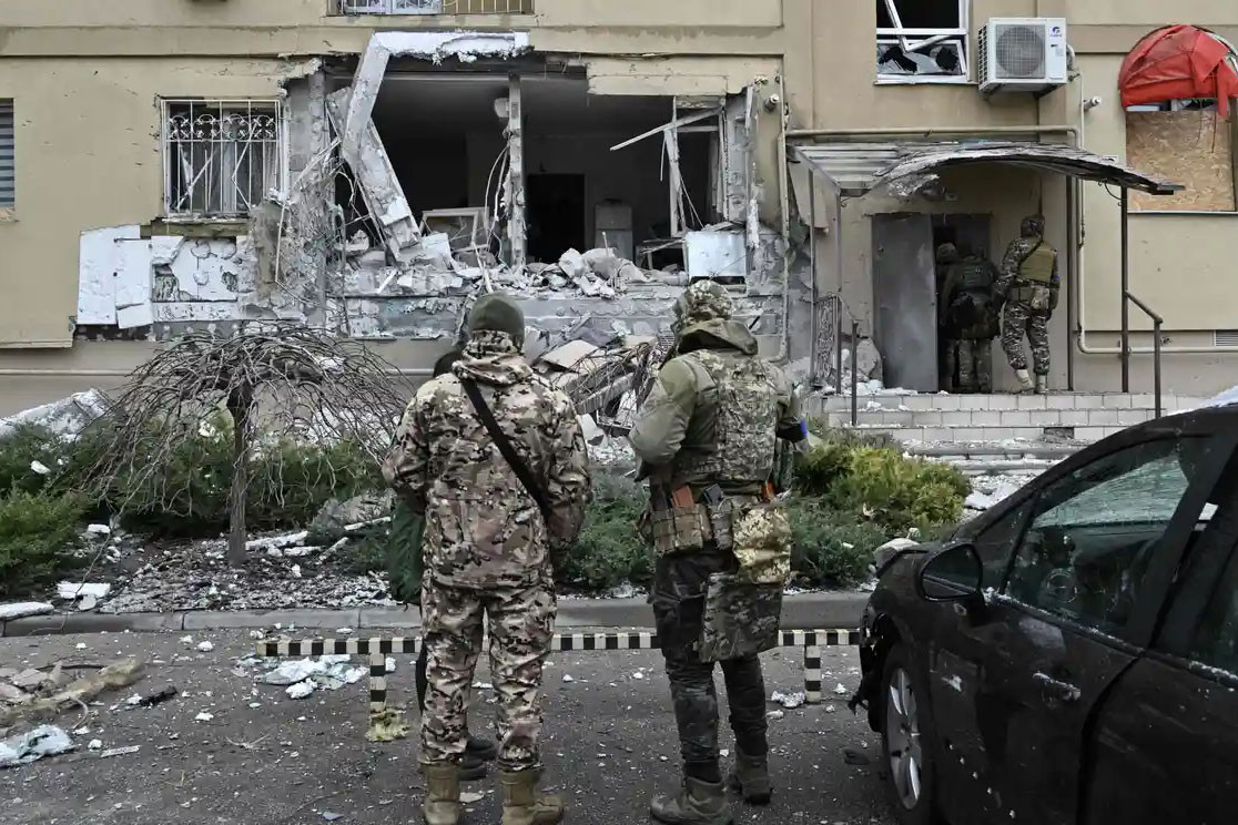 Thông tin trái ngược về giao tranh ở đông Donetsk, Ukraine muốn vũ khí viện trợ nhanh hơn