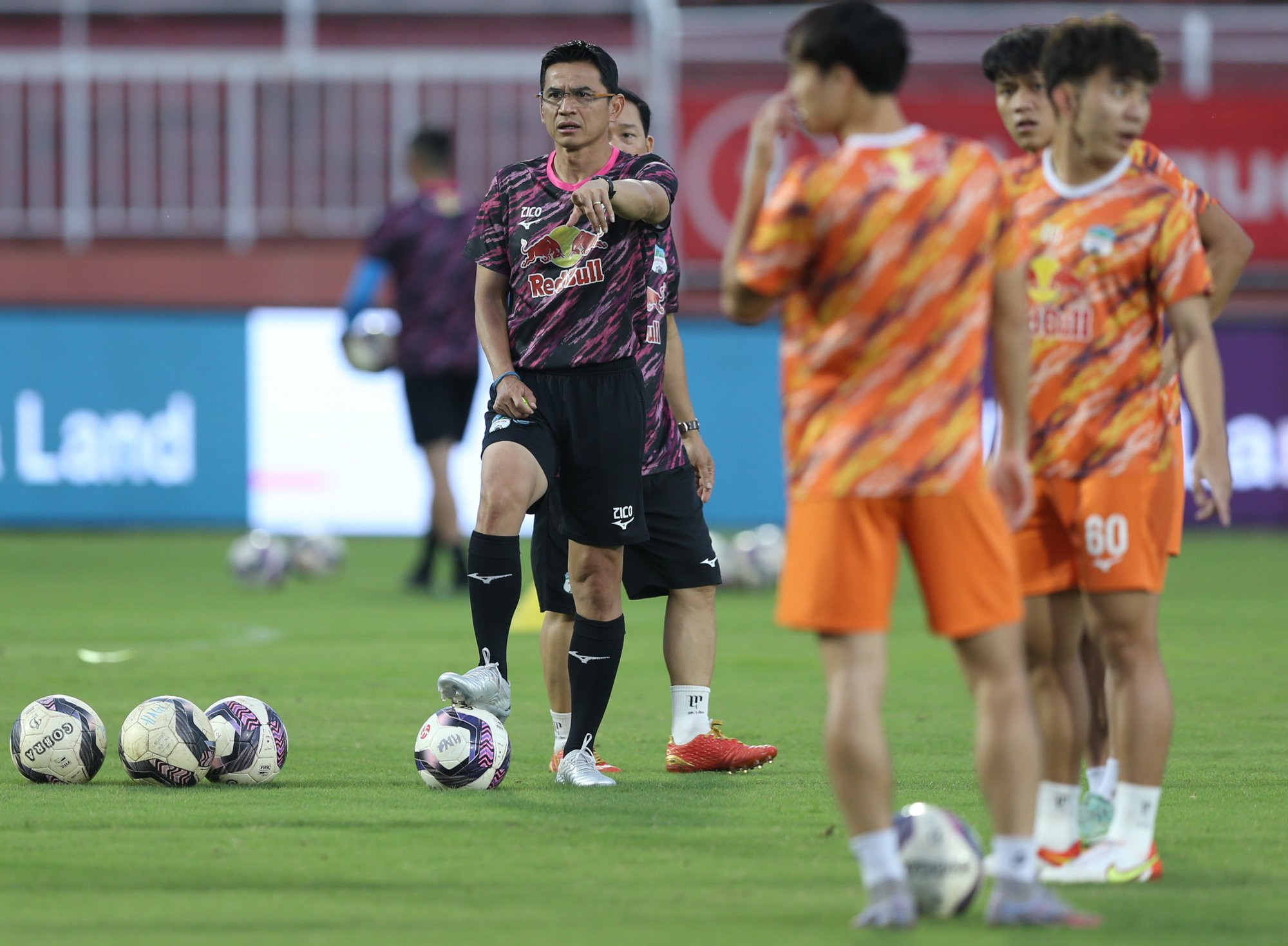 HAGL bỏ ngỏ khả năng nghỉ chơi V-League 2023
