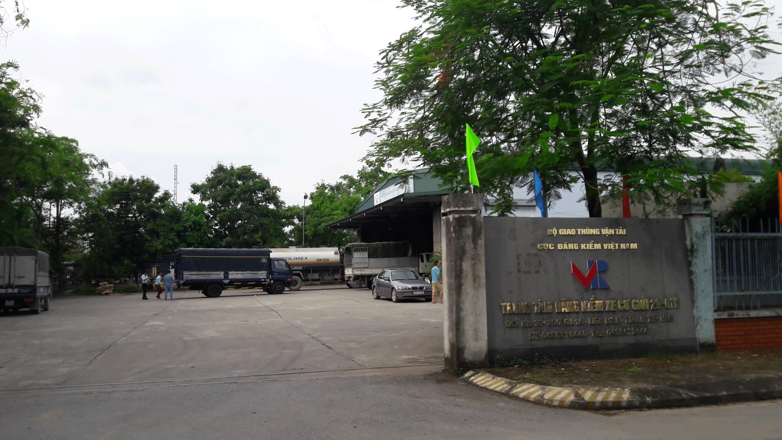 Hà Nội: Bắt 13 người của trung tâm đăng kiểm 29-01V
