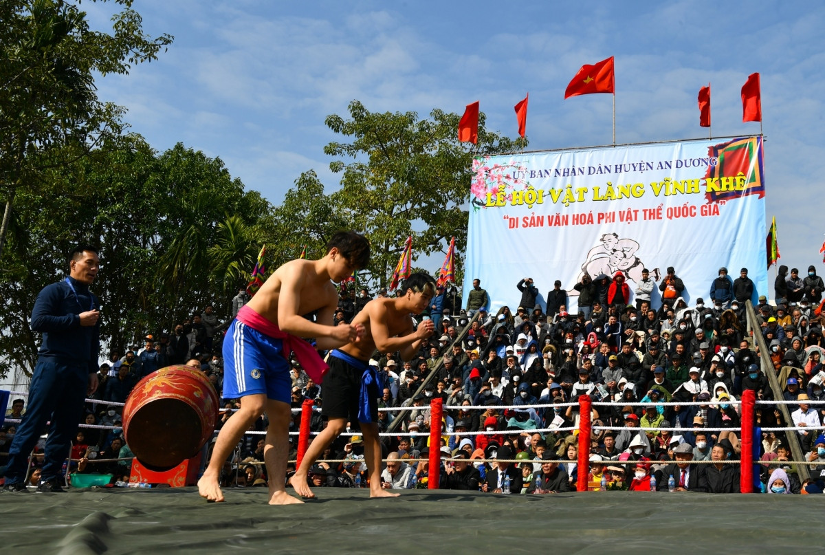hai phong hosts 700-year-old wrestling festival picture 3