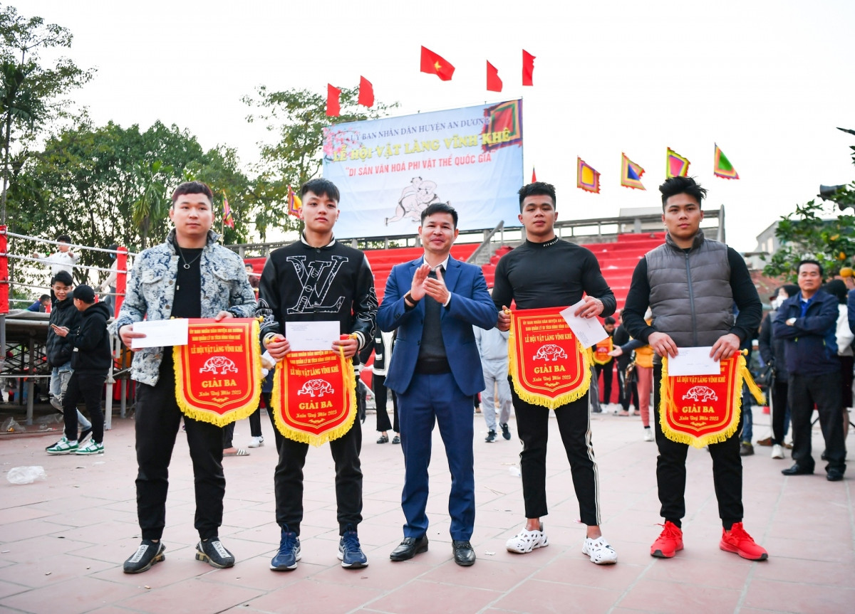 hai phong hosts 700-year-old wrestling festival picture 10