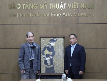 Dutch diplomat donates Vietnamese paintings to national museum