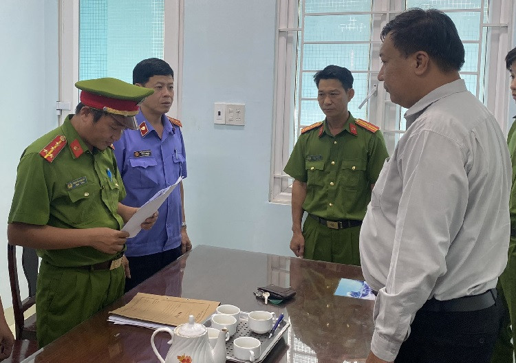 Bắt thêm 3 cán bộ liên quan vụ nhận hối lộ ở Bình Thuận
