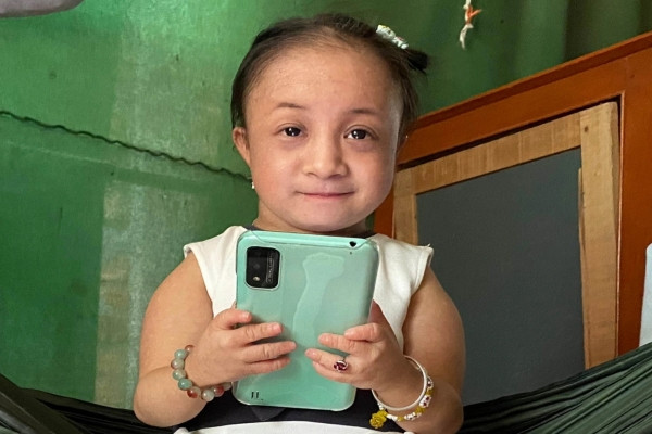 Cuộc sống của cô gái nhỏ nhất Việt Nam, 21 tuổi chỉ nặng hơn 8kg