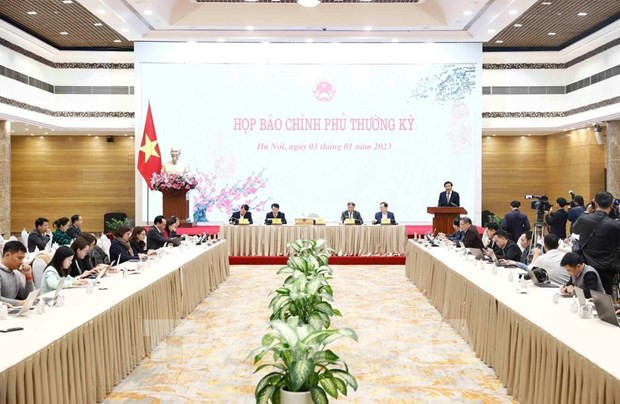 Government vows strongest resolve to achieve 2023 socio-economic targets hinh anh 1