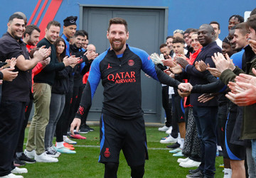 Messi được PSG chào đón nồng nhiệt sau chức vô địch World Cup