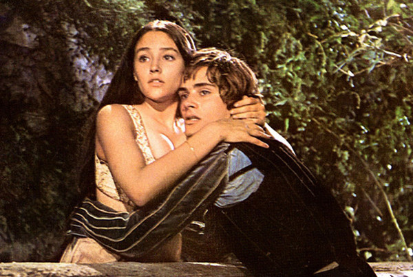 Diễn viên 'Romeo và Juliet' kiện Paramount vì cảnh khỏa thân trong phim sau 55 năm