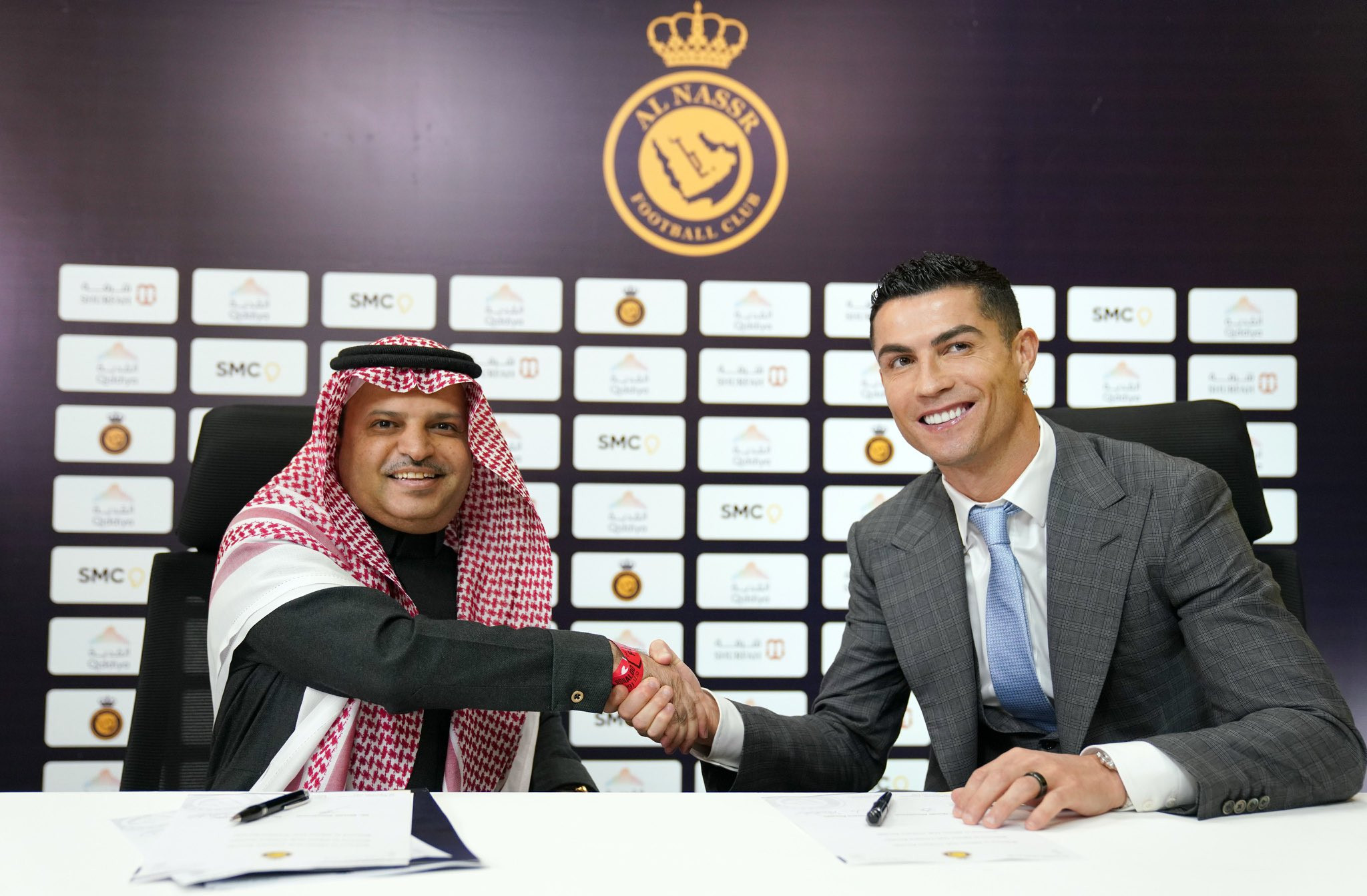 Ronaldo ra mắt hoành tráng màu áo mới Al Nassr