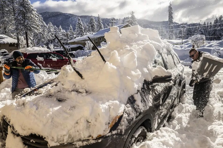 Bang Mỹ công bố tình trạng khẩn cấp vì bão tuyết