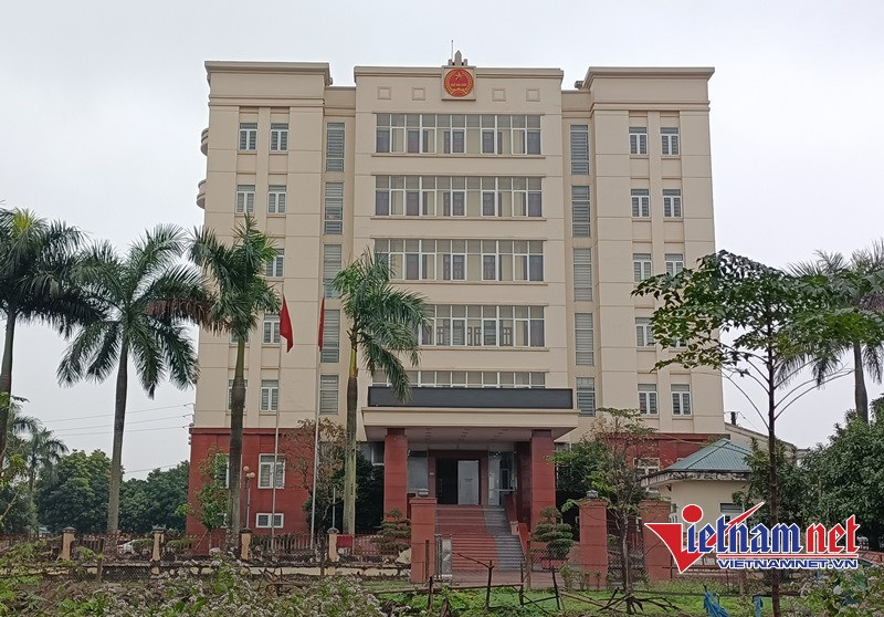 Nữ đội trưởng kiểm tra thuế ở Hà Tĩnh bị cấm xuất cảnh